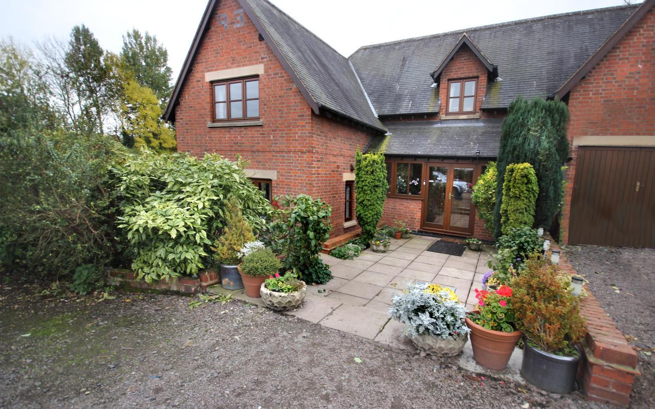 Castle Farmhouse Bed And Breakfast Glenfield Εξωτερικό φωτογραφία
